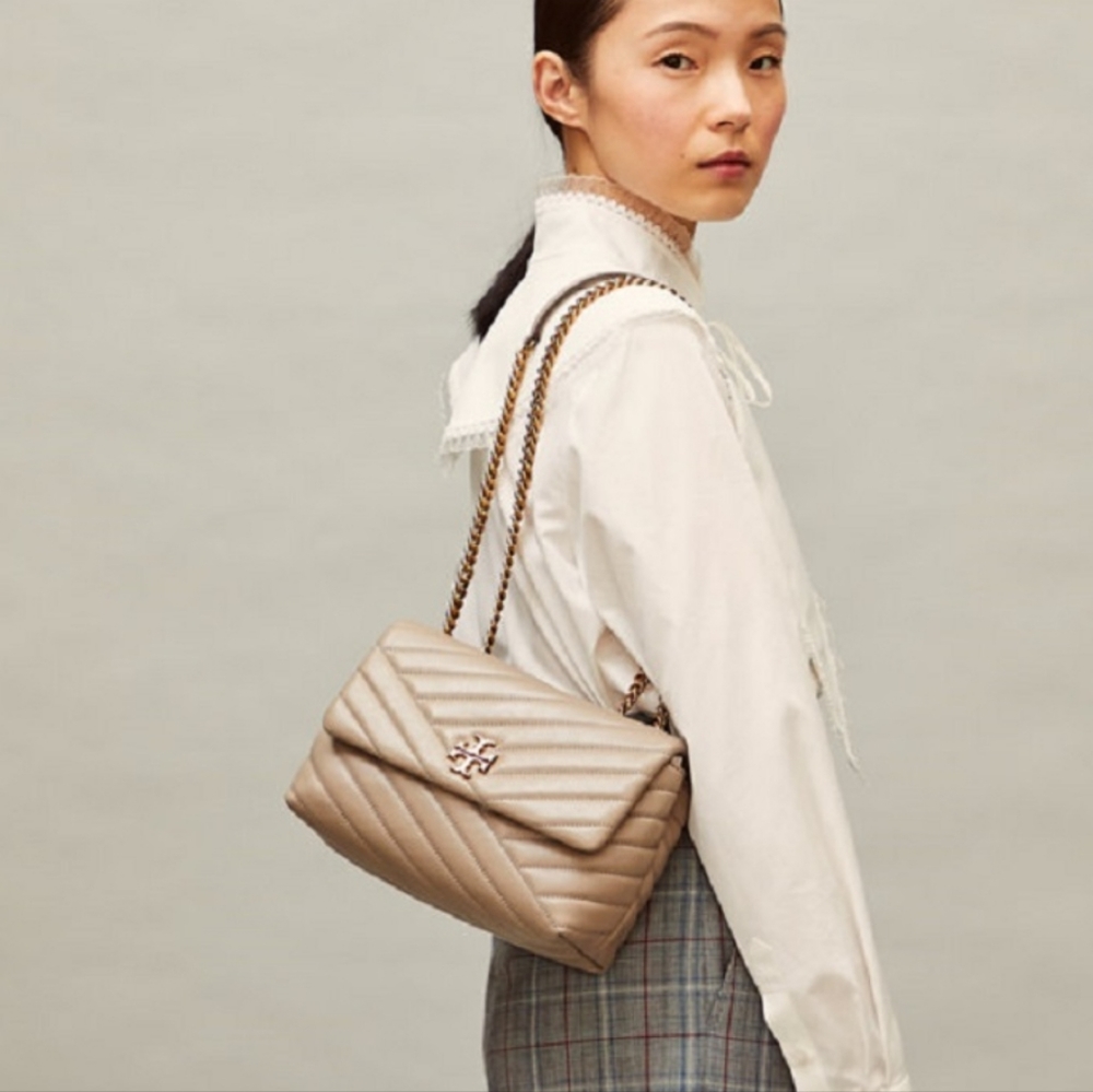 TORY BURCH New Kira Chevron Small Convertible Shoulder Bag - Pink - Picture 16 of 16